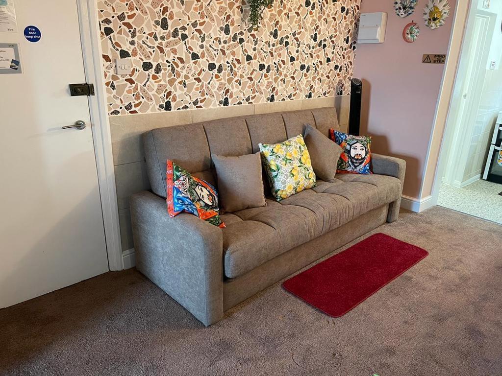 "The Italian" Seafront Apartment Eastbourne Exteriör bild