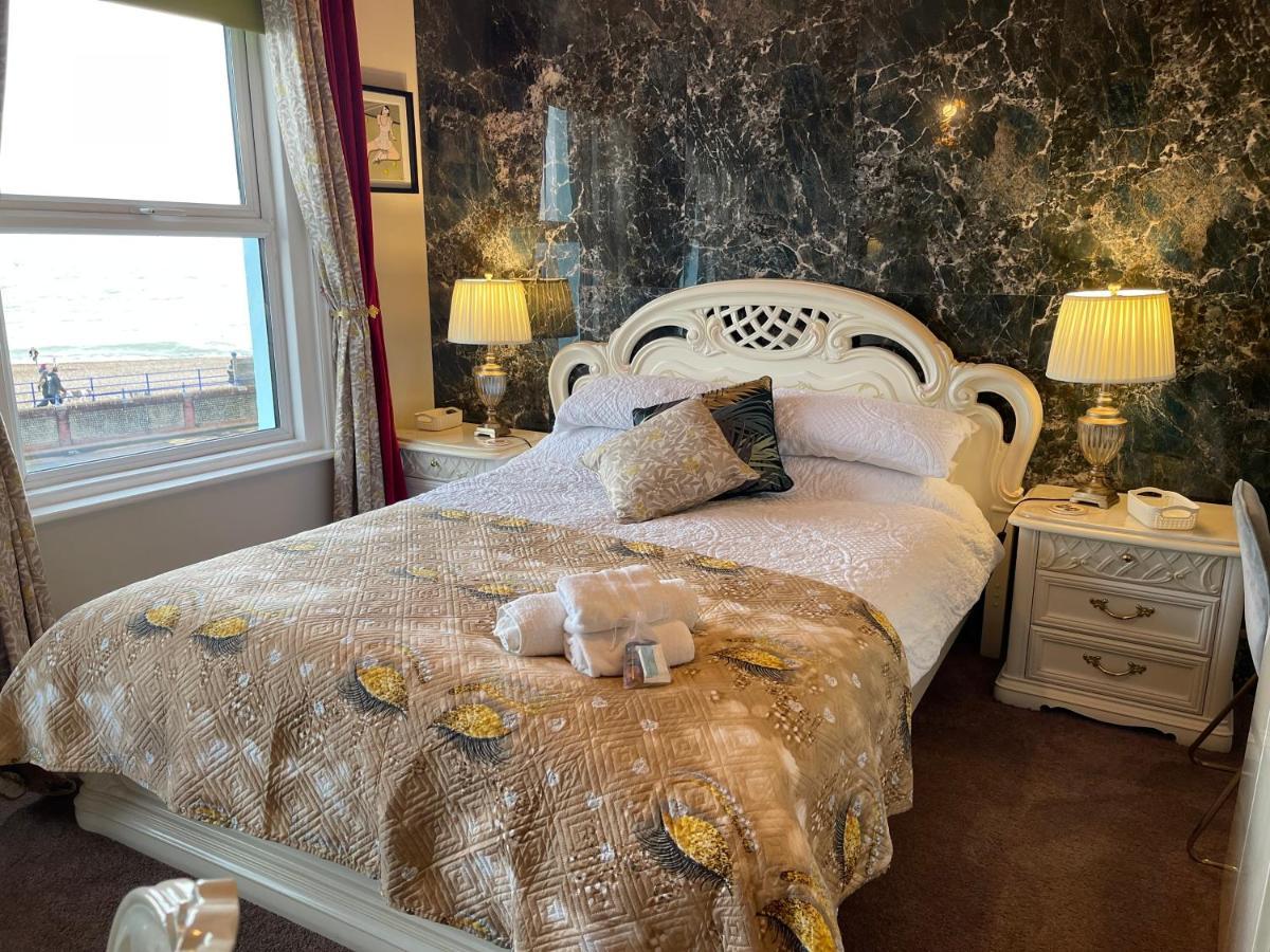 "The Italian" Seafront Apartment Eastbourne Exteriör bild