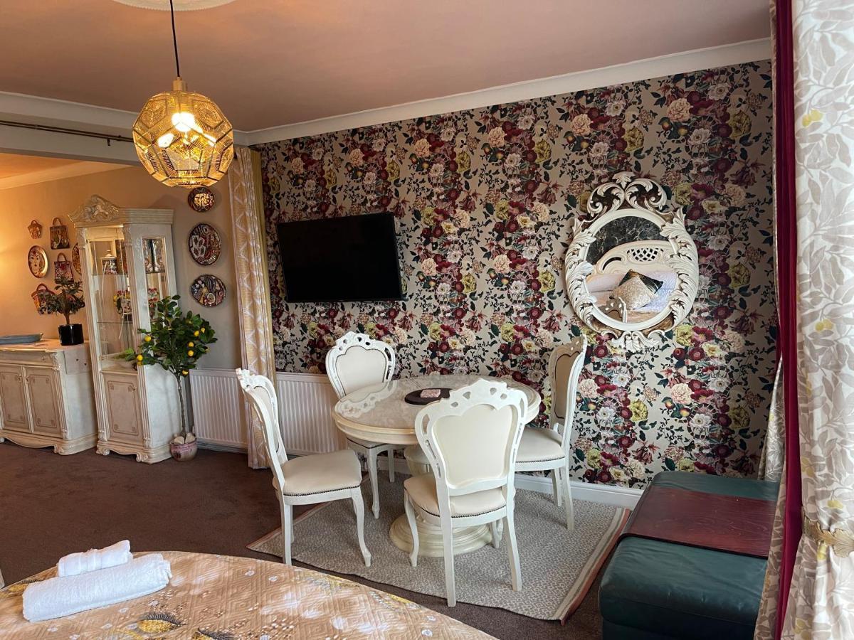 "The Italian" Seafront Apartment Eastbourne Exteriör bild